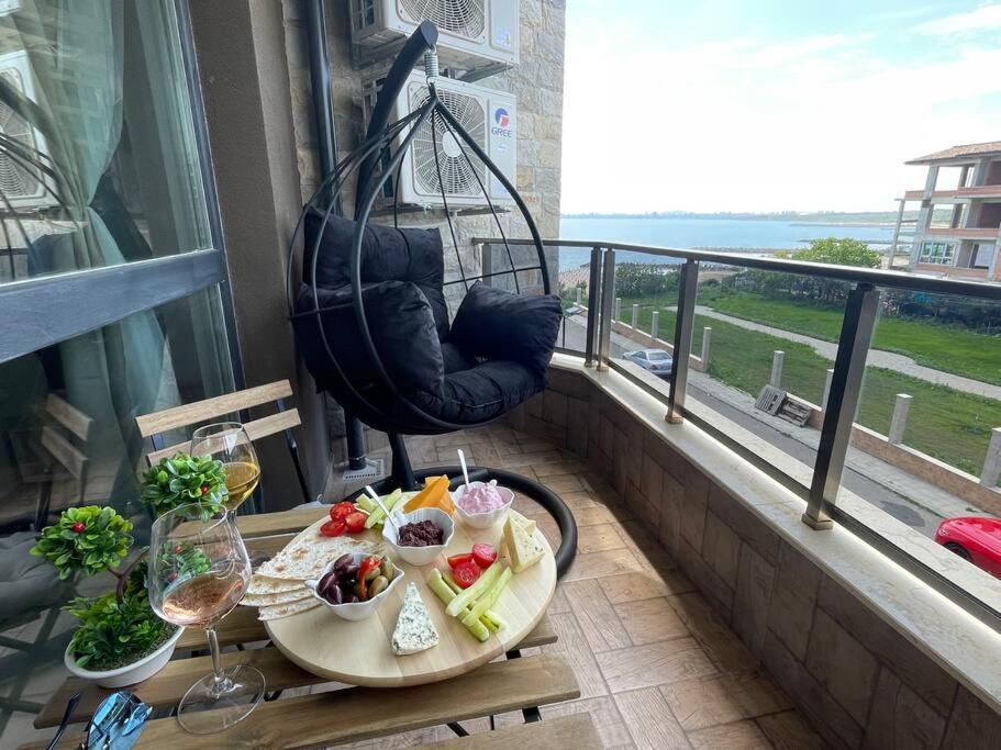 Brand New First Line Sea View 2 Bedroom Apartment Burgas Stad Buitenkant foto