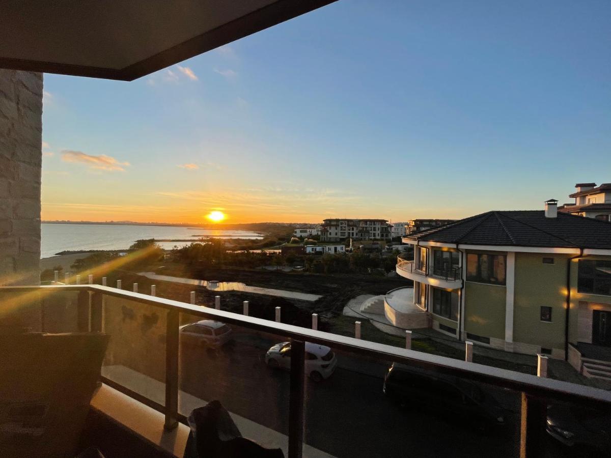 Brand New First Line Sea View 2 Bedroom Apartment Burgas Stad Buitenkant foto